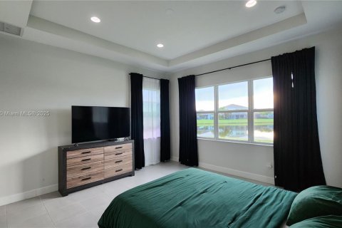 House in Westlake, Florida 3 bedrooms, 228.91 sq.m. № 1944162 - photo 15