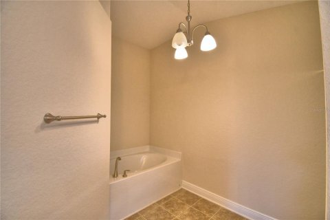 Casa en venta en Winter Haven, Florida, 4 dormitorios, 169.08 m2 № 1899673 - foto 22