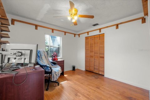 Casa en venta en Tampa, Florida, 3 dormitorios, 145.48 m2 № 2395728 - foto 5