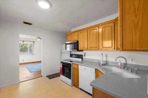 Casa en venta en Tampa, Florida, 3 dormitorios, 145.48 m2 № 2395728 - foto 8