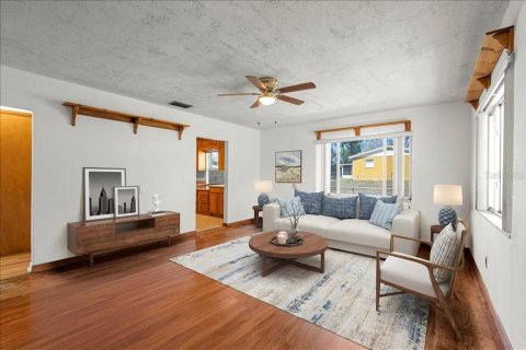 Casa en venta en Tampa, Florida, 3 dormitorios, 145.48 m2 № 2395728 - foto 4