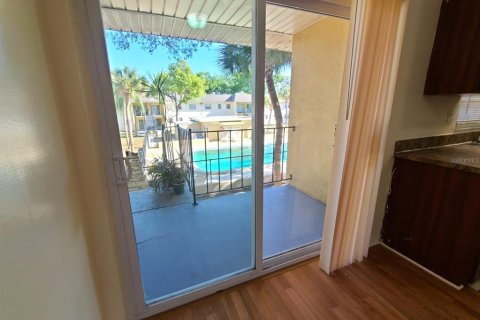 Condominio en alquiler en Tampa, Florida, 2 dormitorios, 77.29 m2 № 1901131 - foto 6