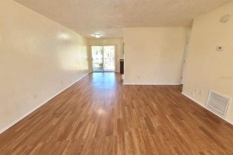 Condominio en alquiler en Tampa, Florida, 2 dormitorios, 77.29 m2 № 1901131 - foto 5