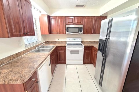 Condominio en alquiler en Tampa, Florida, 2 dormitorios, 77.29 m2 № 1901131 - foto 3