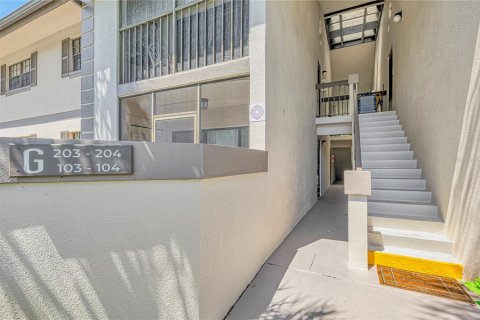 Condominio en venta en Port Charlotte, Florida, 2 dormitorios, 83.52 m2 № 2106344 - foto 4