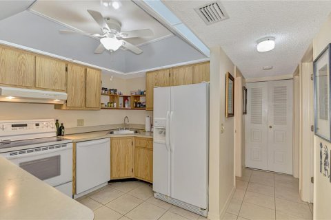 Condominio en venta en Port Charlotte, Florida, 2 dormitorios, 83.52 m2 № 2106344 - foto 19