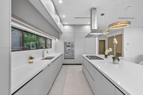 Купить виллу или дом в Форт-Лодердейл, Флорида 4 спальни, 371.79м2, № 1992010 - фото 5