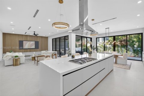 Купить виллу или дом в Форт-Лодердейл, Флорида 4 спальни, 371.79м2, № 1992010 - фото 6