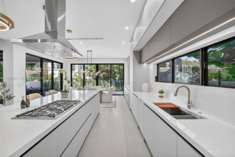 Купить виллу или дом в Форт-Лодердейл, Флорида 4 спальни, 371.79м2, № 1992010 - фото 7