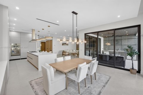 Купить виллу или дом в Форт-Лодердейл, Флорида 4 спальни, 371.79м2, № 1992010 - фото 9