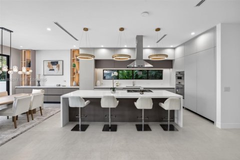 Купить виллу или дом в Форт-Лодердейл, Флорида 4 спальни, 371.79м2, № 1992010 - фото 3