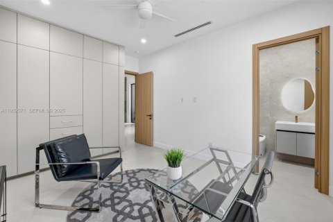 Купить виллу или дом в Форт-Лодердейл, Флорида 4 спальни, 371.79м2, № 1992010 - фото 11