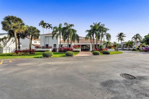 Купить виллу или дом в Майами, Флорида 3 спальни, 134.62м2, № 2036465 - фото 30