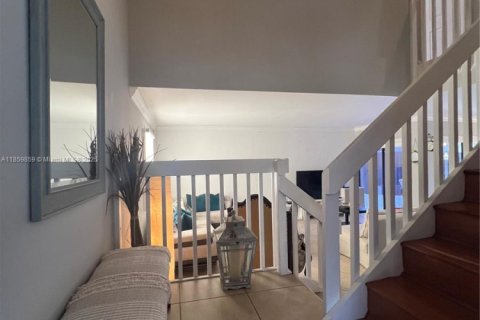 Casa en venta en Miami, Florida, 2 dormitorios, 126.35 m2 № 2012853 - foto 6