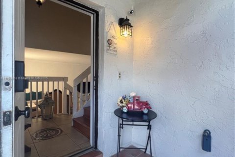 Casa en venta en Miami, Florida, 2 dormitorios, 126.35 m2 № 2012853 - foto 5