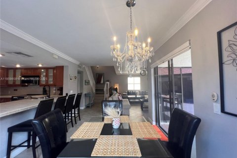 Casa en venta en Miami, Florida, 2 dormitorios, 126.35 m2 № 2012853 - foto 17