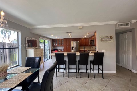 Casa en venta en Miami, Florida, 2 dormitorios, 126.35 m2 № 2012853 - foto 14