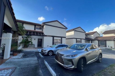 Casa en Miami, Florida 2 dormitorios, 126.35 m2 № 2012853