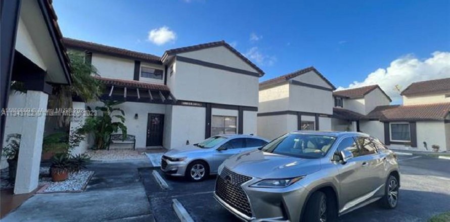 Casa en Miami, Florida 2 dormitorios, 126.35 m2 № 2012853