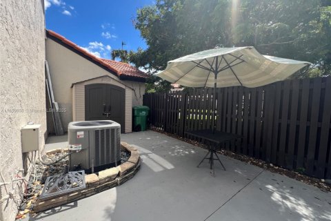 Casa en venta en Miami, Florida, 2 dormitorios, 126.35 m2 № 2012853 - foto 23