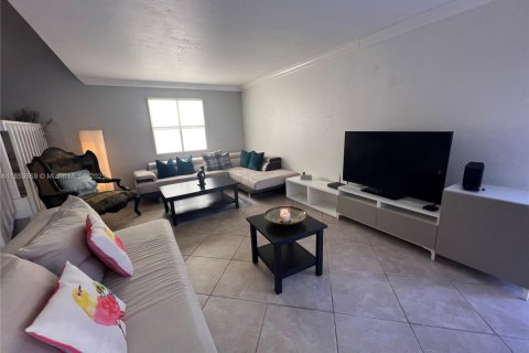 Casa en venta en Miami, Florida, 2 dormitorios, 126.35 m2 № 2012853 - foto 10