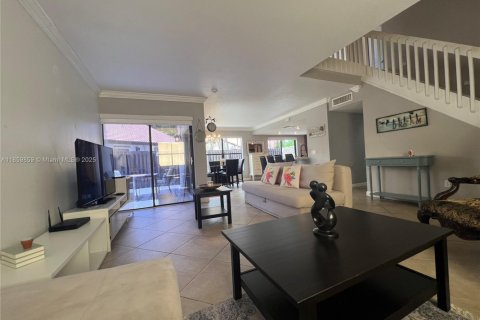 Casa en venta en Miami, Florida, 2 dormitorios, 126.35 m2 № 2012853 - foto 12