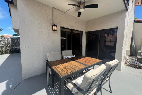 Casa en venta en Miami, Florida, 2 dormitorios, 126.35 m2 № 2012853 - foto 25