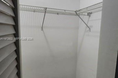 Снять в аренду кондоминиум в Майами, Флорида 1 спальня, 67.17м2, № 2034033 - фото 23