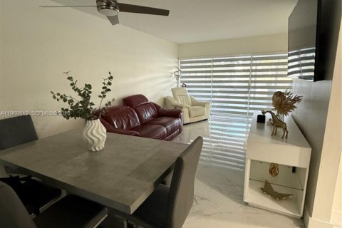 Купить таунхаус в Майами, Флорида 3 спальни, 136.66м2, № 2024313 - фото 11