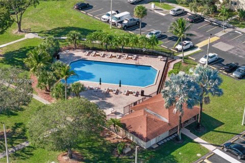 Купить таунхаус в Майами, Флорида 3 спальни, 136.66м2, № 2024313 - фото 3