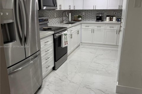 Купить таунхаус в Майами, Флорида 3 спальни, 136.66м2, № 2024313 - фото 9