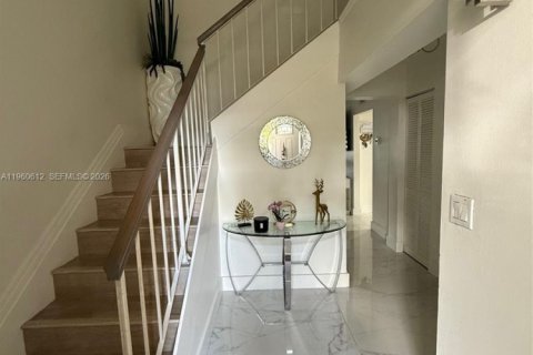 Таунхаус в Майами, Флорида 3 спальни, 136.66м2 № 2024313