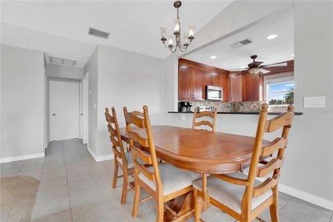 Casa en venta en Eustis, Florida, 3 dormitorios, 205.13 m2 № 2385761 - foto 7