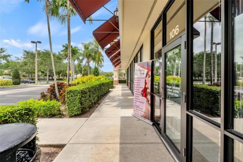 Immobilier commercial à vendre à Coconut Creek, Floride № 2171322 - photo 4