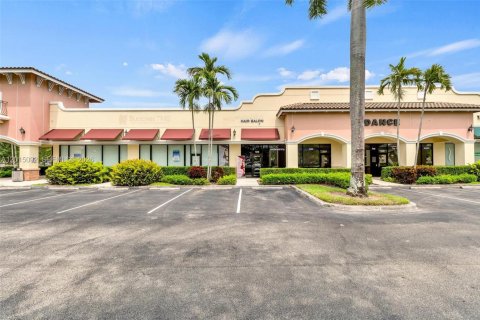 Immobilier commercial à vendre à Coconut Creek, Floride № 2171322 - photo 2