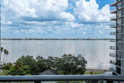 Condo in Tampa, Florida, 4 bedrooms  № 2384133