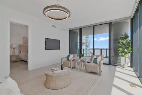 Condo in Tampa, Florida, 4 bedrooms  № 2384133 - photo 10
