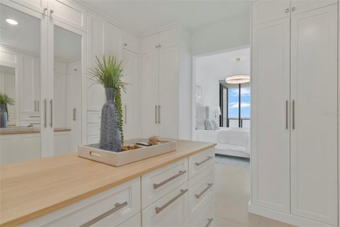 Condo in Tampa, Florida, 4 bedrooms  № 2384133 - photo 29