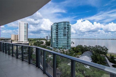 Condo in Tampa, Florida, 4 bedrooms  № 2384133 - photo 19