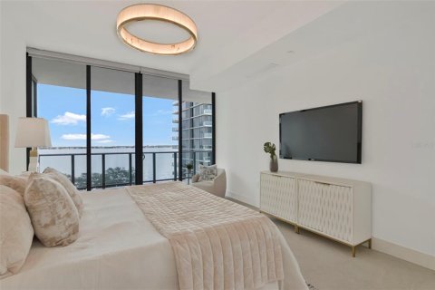 Condo in Tampa, Florida, 4 bedrooms  № 2384133 - photo 22