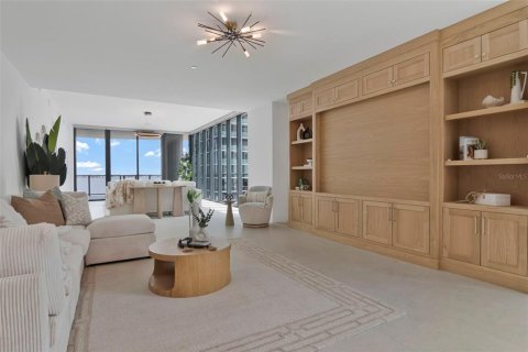 Condo in Tampa, Florida, 4 bedrooms  № 2384133 - photo 7