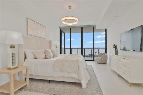 Condo in Tampa, Florida, 4 bedrooms  № 2384133 - photo 21