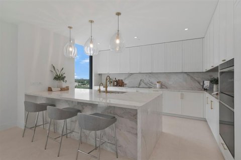 Condo in Tampa, Florida, 4 bedrooms  № 2384133 - photo 6