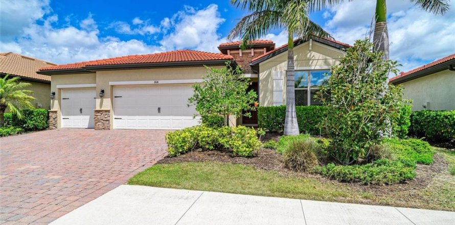 House in Nokomis, Florida 4 bedrooms, 187.94 sq.m. № 2155945