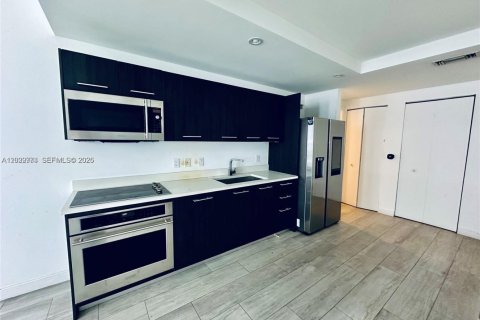 Condominio en venta en Miami, Florida, 1 dormitorio, 63.55 m2 № 2257916 - foto 4