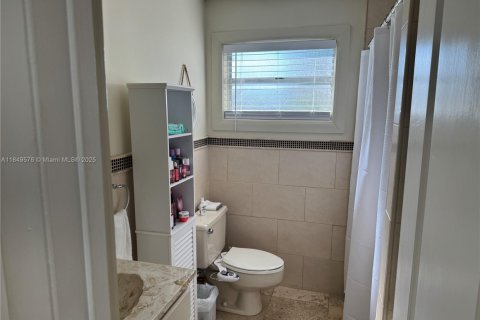 House in Cutler Bay, Florida 3 bedrooms, 124.86 sq.m. № 1979629 - photo 21