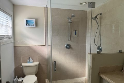 House in Cutler Bay, Florida 3 bedrooms, 124.86 sq.m. № 1979629 - photo 24