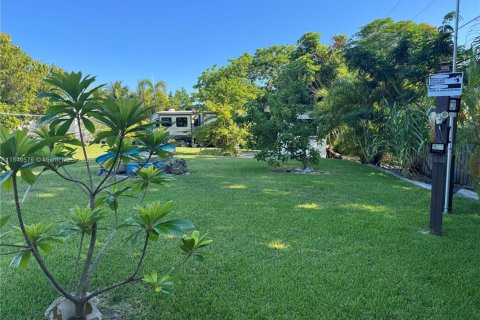 House in Cutler Bay, Florida 3 bedrooms, 124.86 sq.m. № 1979629 - photo 12