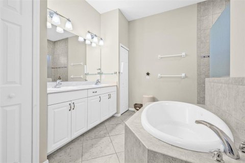 House in Parrish, Florida 4 bedrooms, 260.31 sq.m. № 1819011 - photo 10