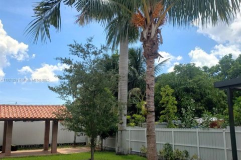 Casa en venta en Miami, Florida, 2 dormitorios, 97.36 m2 № 1975214 - foto 30